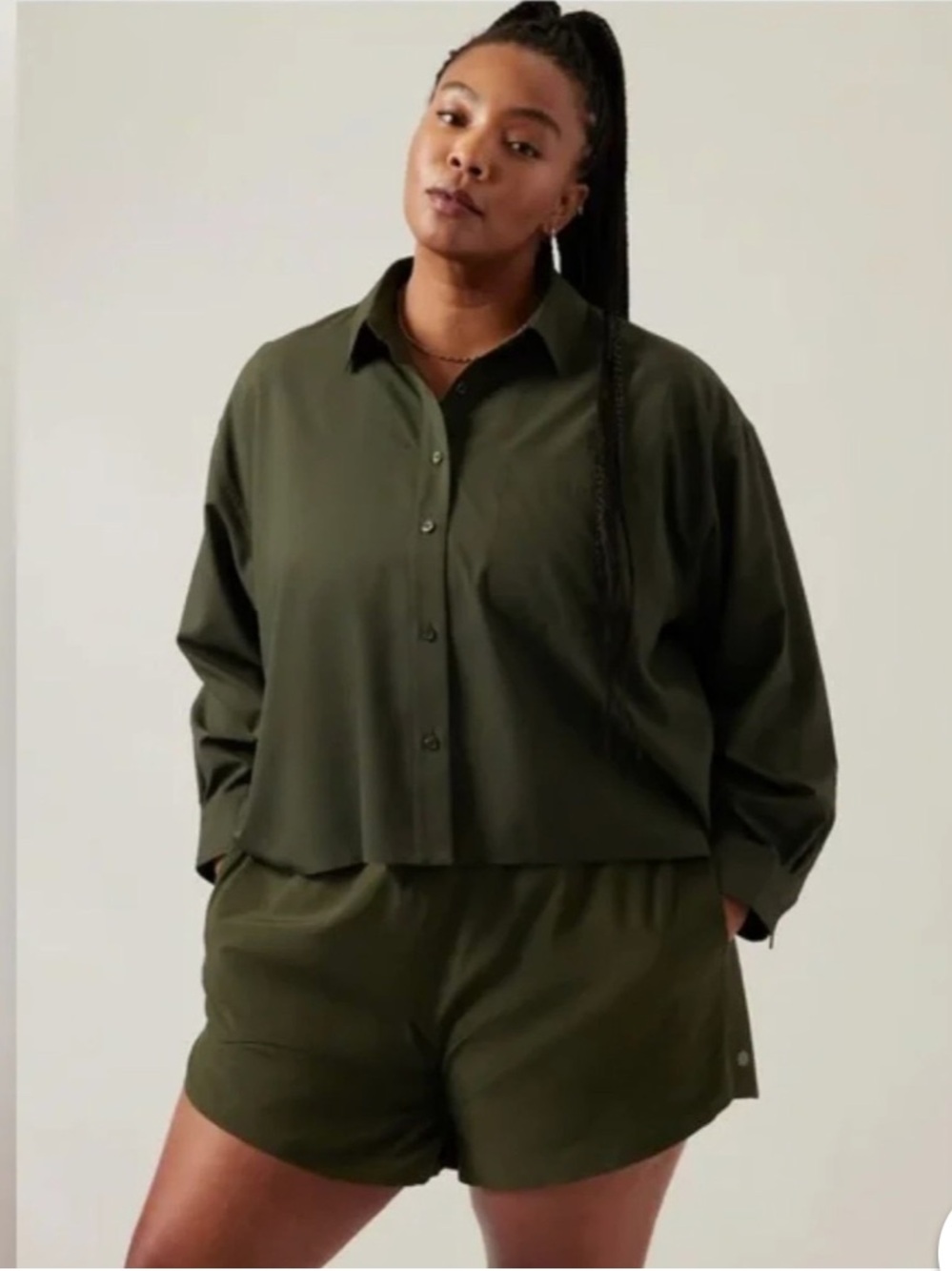 Athleta Cropped Stretch Tech Top in Olive Green - Large